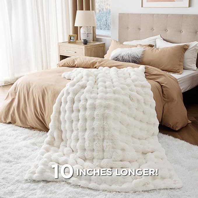 Bedsure Soft Fluffy Fuzzy Blanket for Winter, Cozy Plush Sherpa Fleece Faux Fur Blanket, Thick Warm Christmas
