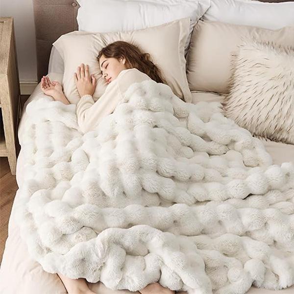 Bedsure Soft Fluffy Fuzzy Blanket for Winter, Cozy Plush Sherpa Fleece Faux Fur Blanket, Thick Warm Christmas